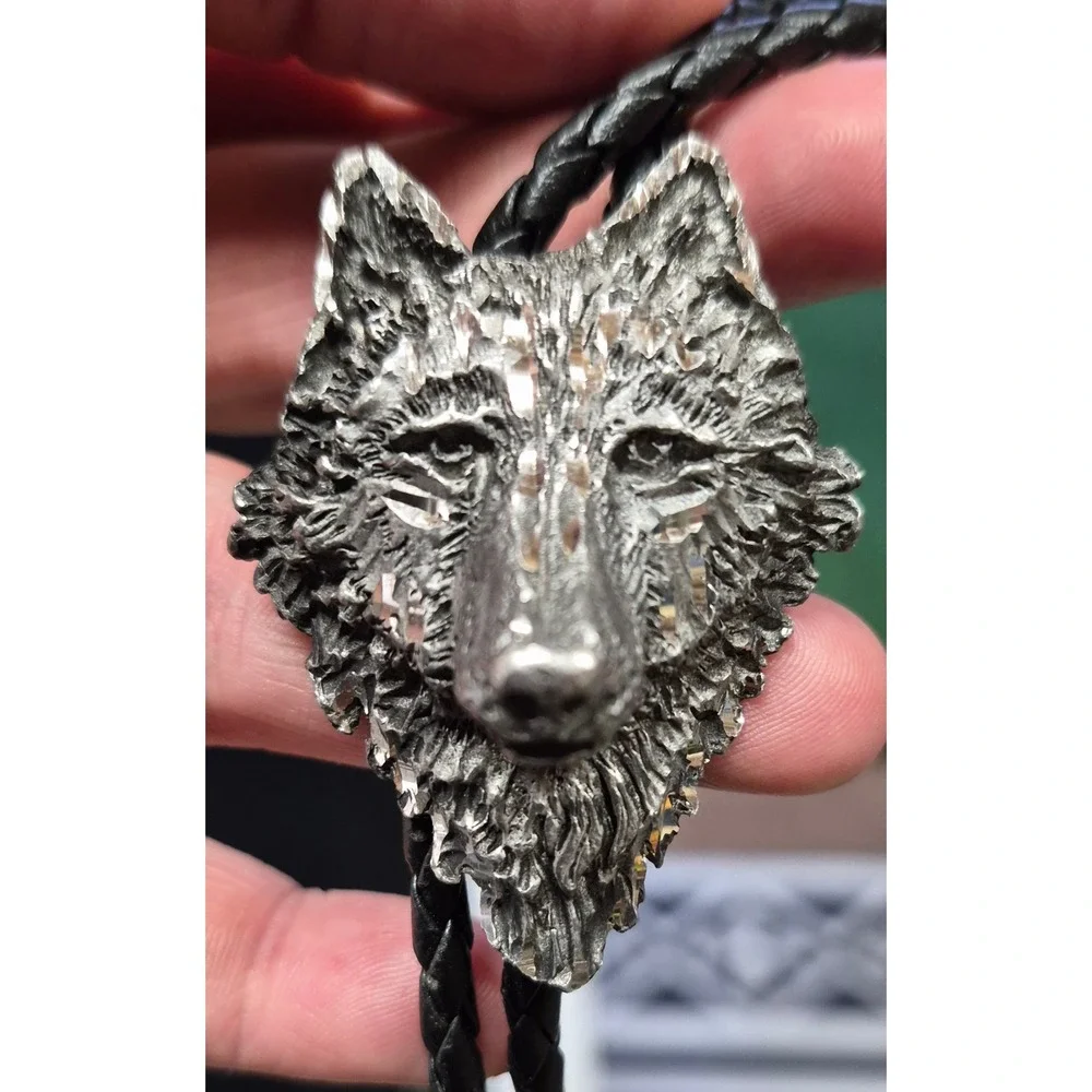 Western Express Wolf Head Bolo Tie Black Braided Cord Pewter Tone BT-375 USA